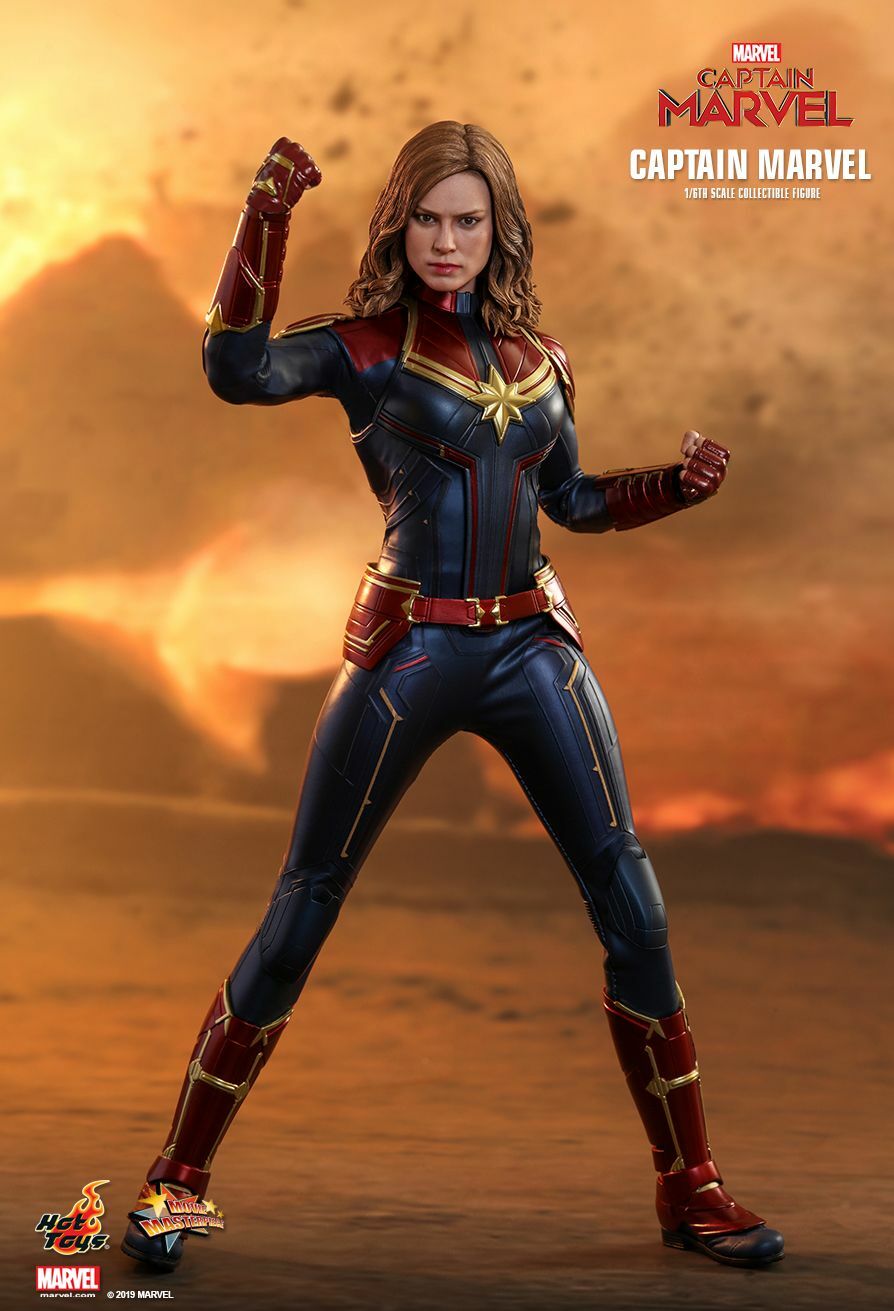 Captain Marvel - Captain Marvel 12" Hot Toy 1:6 Scale 