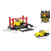 M2 Machines Model Kit 1:64 Scale Release 17 1956 Ford F-100 Tow Truck