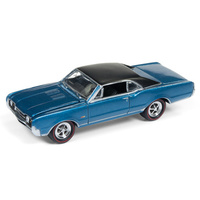 Johnny Lightning 1:64 Scale Classic Gold Collections 1967 Oldsmobile 442 W-30