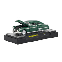 M2 Machines Auto-Thentics 1:64 Scale 1950 Oldsmobile 88 R53