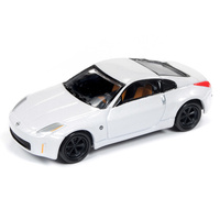 Johnny Lightning 1:64 Scale Classic Gold Collections Release 4 Set A 2004 Nissan 350Z Pearl White