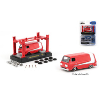 M2 Machines 1:64 Model-Kit Auto-Lift Release 26 - 1965 Ford Econoline Van (Red)
