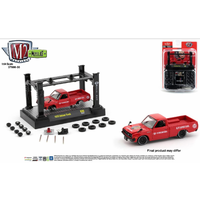 M2 Machines 1:64 Model-Kit Auto-Lift Release 30 - 1976 Datsun Truck