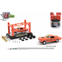 M2 Machines 1:64 Model-Kit Auto-Lift Release 30 - 1969 Ford Mustang “GASSER”