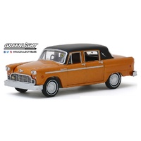 Greenlight 1:64 Scale - Mecum Auctions - 1972 Checker Marathon
