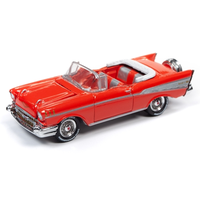 Johnny Lightning 1:64 Muscle Cars USA 2019 Release 2 Version A - 1957 Chevy Bel Air Convertable