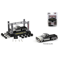 M2 Machines 1:64 Model-Kit Auto-Lift Release 32 - 1976 GMC Sierra Grande 15 Desert Fox