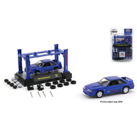 M2 Machines 1:64 Model-Kit Auto-Lift Release 32 - 1988 Ford Mustang GT