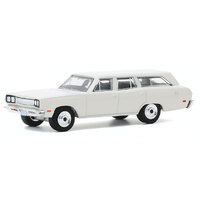 Greenlight 1:64 Estate Wagons Series 5 - 1969 Plymouth Satellite Station Wagon in Alpine White