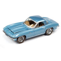 Johnny Lightning 1:64 Classic Gold Release 2 Version B - 1965 Chevrolet Corvette Hardtop (Mist Blue)