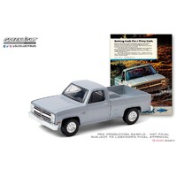 Greenlight 1:64 Vintage Ad Cars Series 3 - 1985 Chevrolet Truck `Nothing hauls like a Chevy truck`