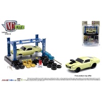 M2 Machines 1:64 Model-Kit Auto-Lift Release 36 - 1967 Shelby G.T.500