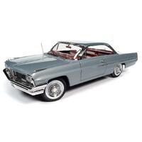 Auto World 1:18 Scale - 1961 Pontiac Catalina Hardtop