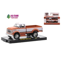 M2 Machines Detroit Muscle 1:64 Scale  Release 59  - 1970 GMC 5500 Truck