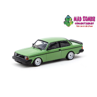 Tarmac Works 1:64 Road 64 - Volvo 242 Custom Green