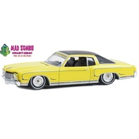 Greenlight 1:64 California Lowriders Series 3 – 1971 Chevrolet Monte Carlo – Sunflower Yellow with Black Roof