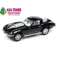 Johnny Lightning 1/64 - Muscle Cars USA 2022 Release 1B - 1967 Chevrolet Corvette (Goodward Green Poly w/White Stinger Hood Stripe)
