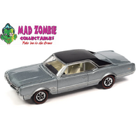 Auto World 1:64 Premium 2023 Release 2B - 1966 Oldsmobile 442 (Silver Mist Poly with Flat Black Roof)