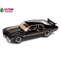 Johnny Lightning 1/64  - Muscle Cars USA 2023 Release 1 Set B - 1972 Oldsmobile 442 W30 (Black with Gold Hood & Side Stripes)