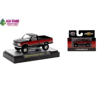 M2 Machine 1/64 Scale Detroit-Muscle Release 82  - 1993 Chevrolet Silverado 1500 4x4