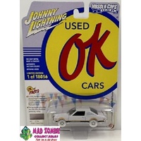 Johnny Lightning - WHITE LIGHTNING CHASE - 1976 Plymouth Volare Road Runner