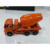 Lesney - Vintage Matchbox Lesney No. 26b Foden Cement Mixer – Orange – Black Wheels – Loose