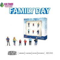 American Diorama 1/64 - Figure Set: Metal Tools – Family Day