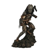 Predator - Jungle Predator 10” PVC Diorama Statue