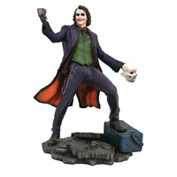 Batman: Dark Knight - Joker PVC Diorama