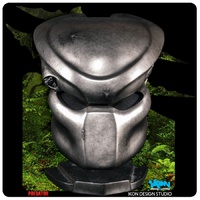 Predator - Classic Predator Life-Size Replica Mask with Stand (Free Shipping)