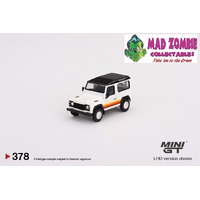 True Scale Miniatures Mini GT 1:64 - Land Rover Defender 90 Wagon White