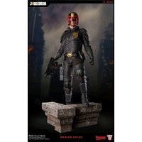 2000 AD - Judge Dredd 1:4 Scale Statue
