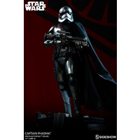 Star Wars - Captain Phasma Premium Format