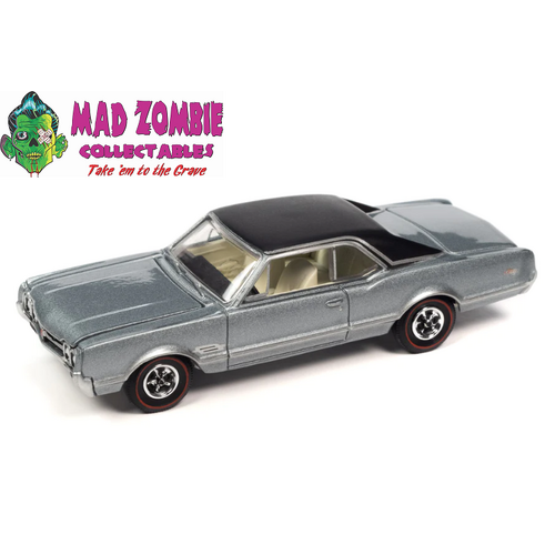 Auto World 1:64 Premium 2023 Release 2B - 1966 Oldsmobile 442 (Silver Mist Poly with Flat Black Roof)
