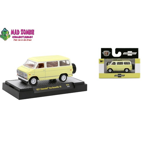 M2 Machines 1/64 Scale - Detroit-Muscle Release 73 - 1971 Chevrolet Van Beauville 10