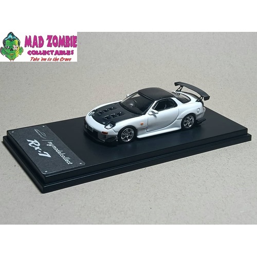 Model Collect 64 1/64 - RE Amemiya RX-7 Mk3 FD3S Carbon-Hood White