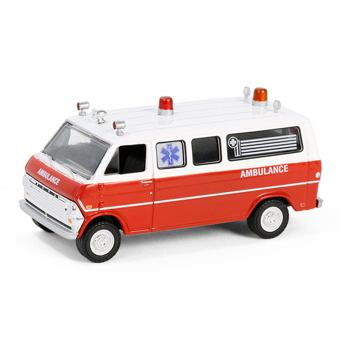 Greenlight 1/64 Hollywood Series 42 - 1970 Ford Club Wagon Ambulance - Airplane! (1980)