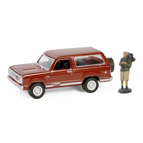 Greenlight 1:64 The Hobby Shop Series 16 - 1978 Plymouth Trail Duster with Backpacker Figure