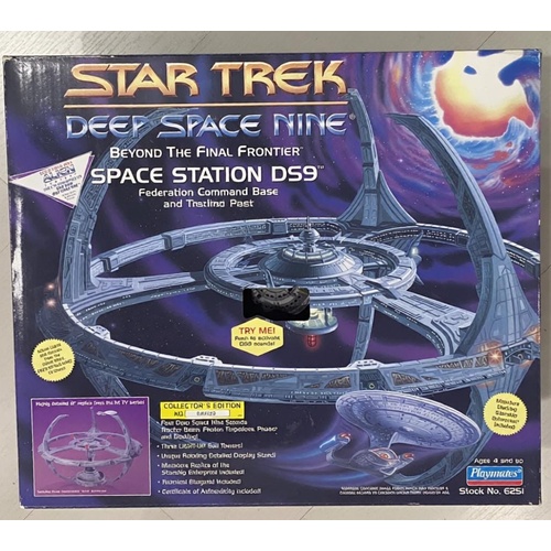 Star Trek DS9 - 1994 Playmates Space Station Playset - Sealed Box - Pre-Loved