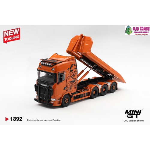 Mini GT 1/64 - Scania 770S B8x4NA Hooklift Flatbed Orange - (PRE-ORDER)